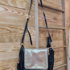 G.I.L.I Halo Gold Metallic And Black Pebbled Leather Crossbody Bag